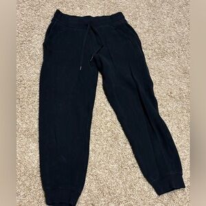 Lululemon Black Scuba Joggers size 6